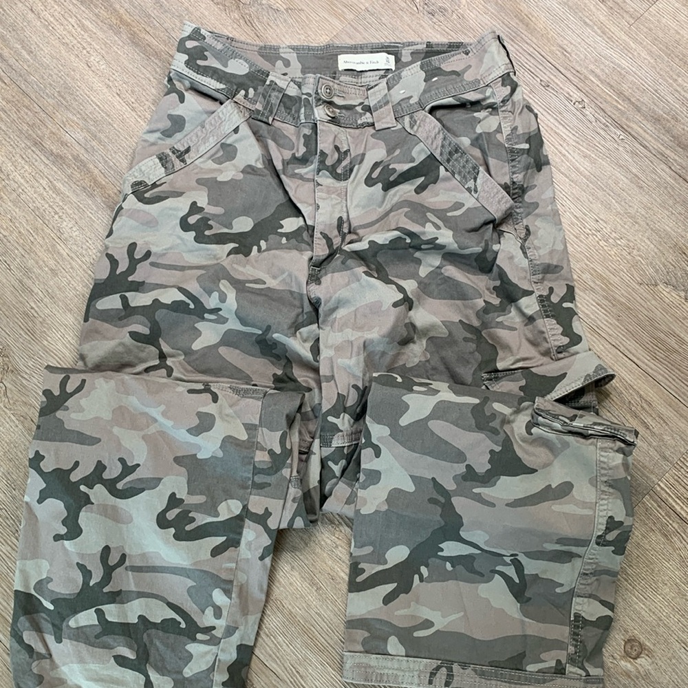 Abercrombie & Fitch Cargo Pant Women 30 10R Relaxed Leg High Rise NWT Dark Camo